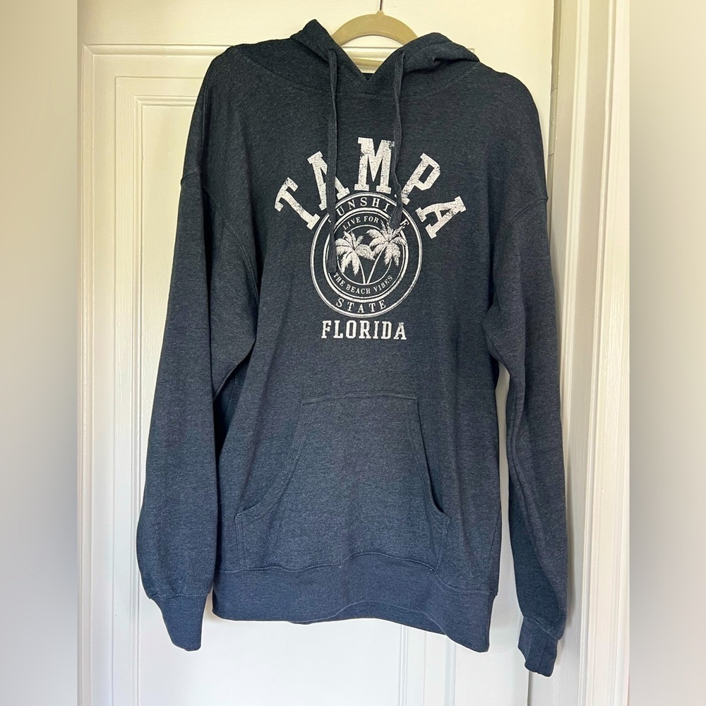 Tampa Florida Hoodie | Dark Blue Graphic Sweatshirt XL Unisex Pullover Palm Tree